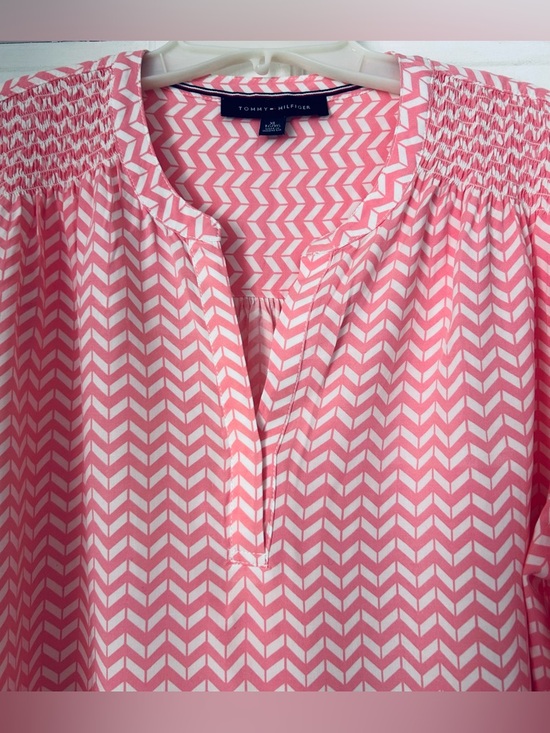 Tommy Hilfiger Tops - Tommy Hilfiger Pink & White Chevron Blouse V-Neck Smocked Shoulder XL